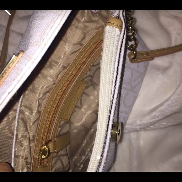 Calvin Klein - Picture 3 of 3